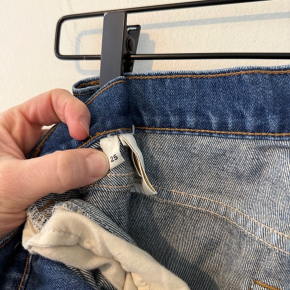 Reformation Val 90's Straight Leg Jeans Blue Medium Wash raw hem Size 25 - Picture 3 of 7